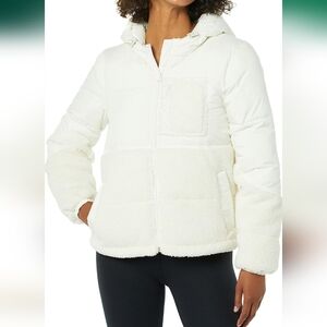 🌺 NWT Amazon Essentials Women's Puffer Jacket